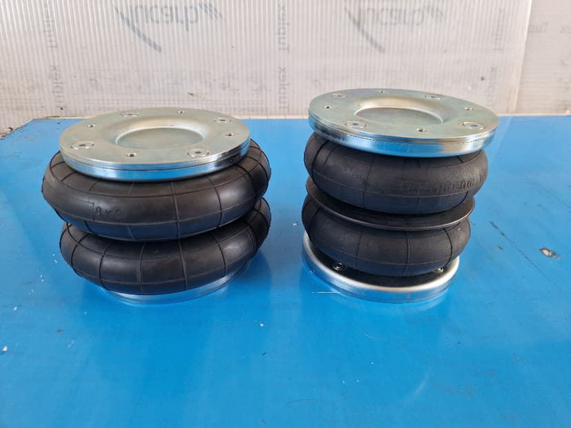 PŘÍDAVNÉ VZDUC1HOVÉ PÉROVÁNÍ, MĚCHY, VANKUŠE, vyrobeno v ČR