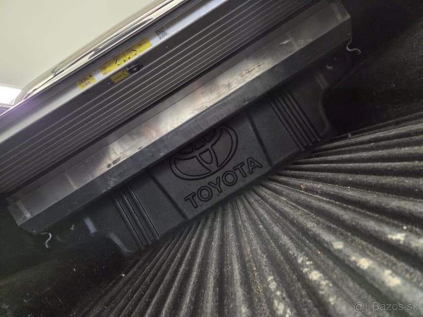 Toyota Hilux hardtop