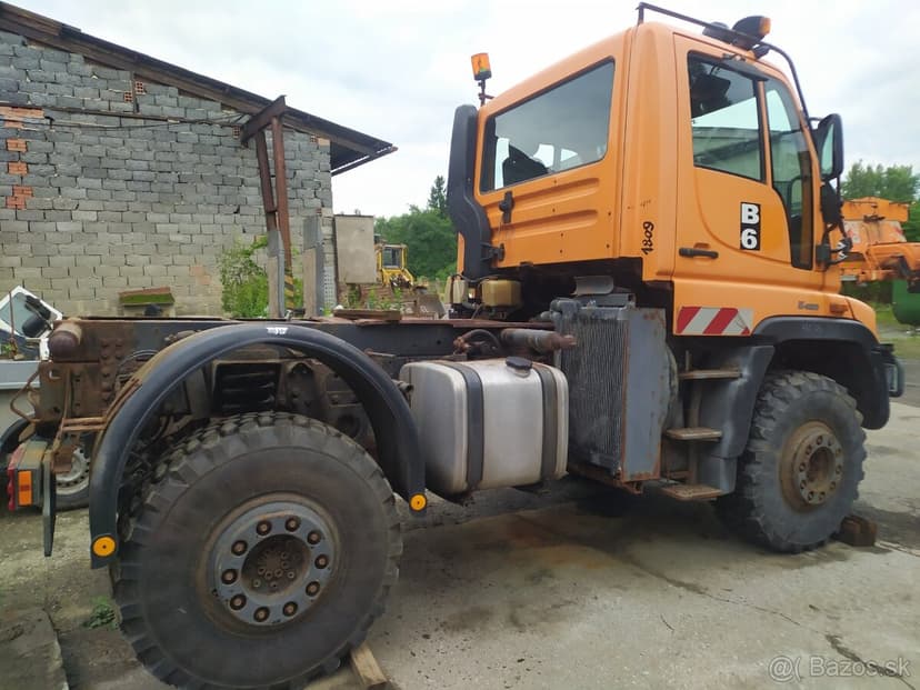 Mercedes Unimog U400