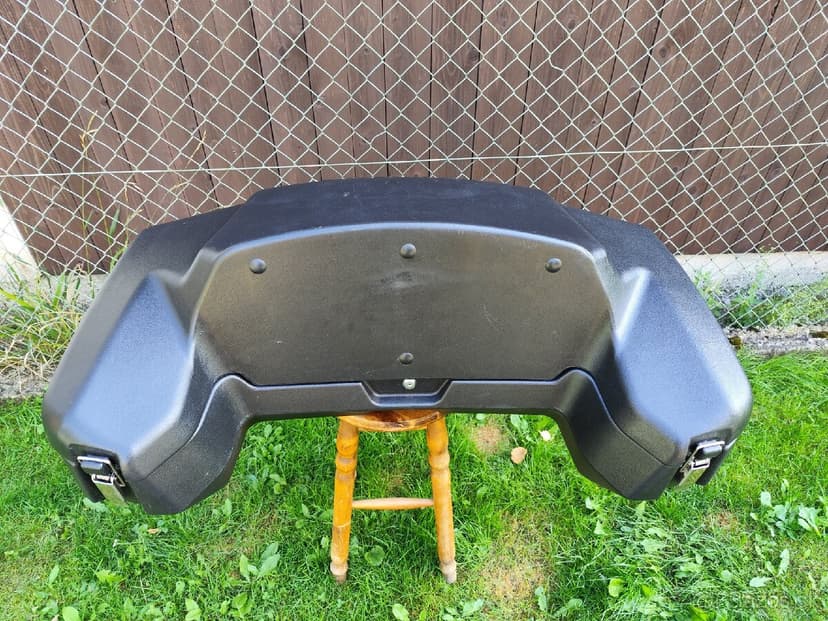 Zadný plastový kufor CF moto X8