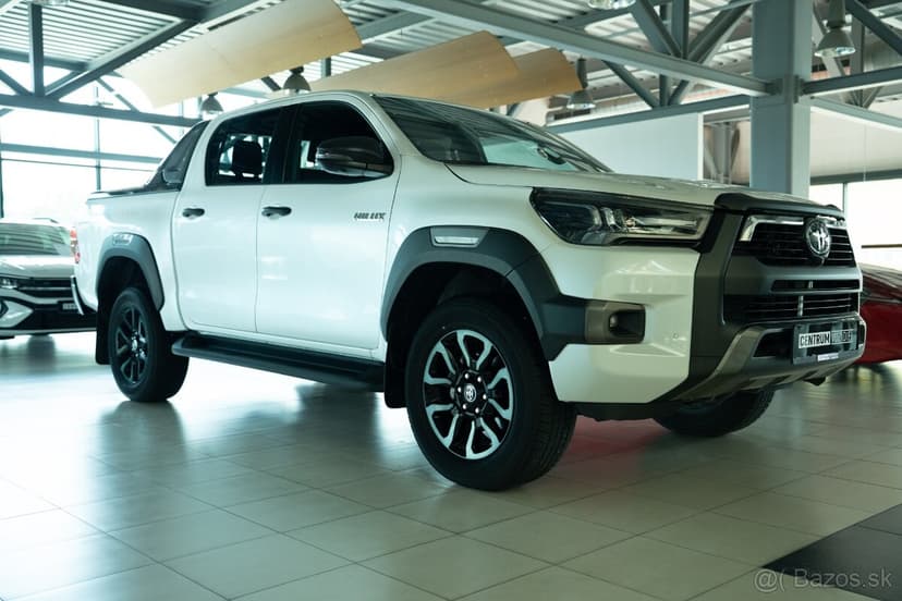 Toyota Hilux DC 2.8 I D-4D Invincible Sport 4x4 A/T Záruka