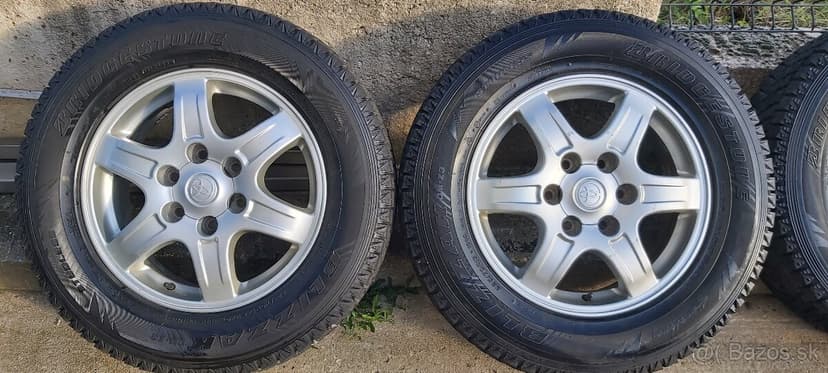 Predám  zimnú sadu  kolies Toyota Landcruiser, Hilux