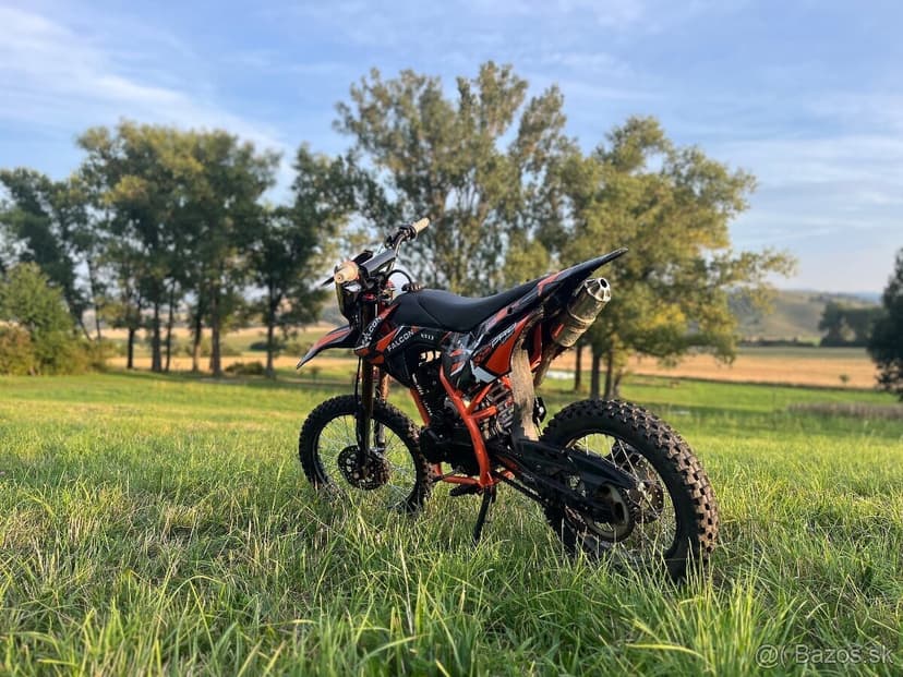 Predám motorku Kxd Falcon Pro