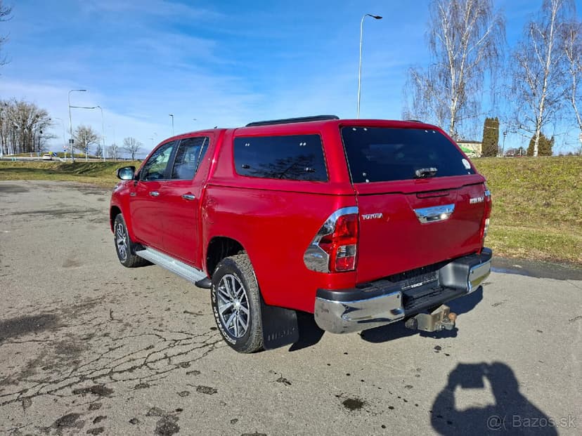 Toyota hilux 2,4 d4d automat 3/2018 max výbava