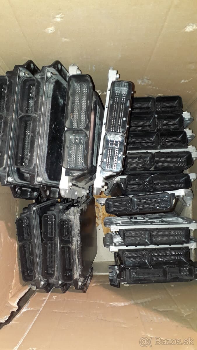 Jednotka motoru,pojistkovka Nissan Navara Nissan Pathfinder