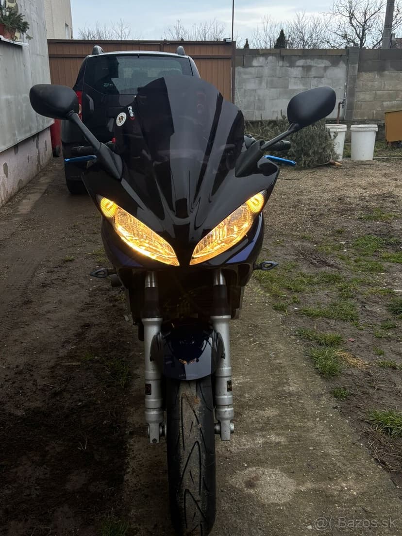 YAMAHA FZ6 FAZER r.v 2004