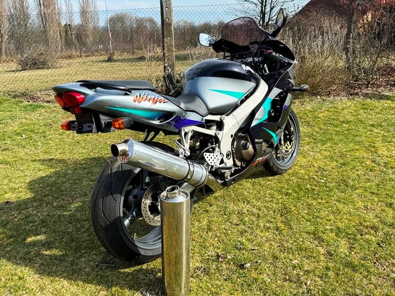 Kawasaki ZX-9R Ninja, pôvodné plasty aj polepy