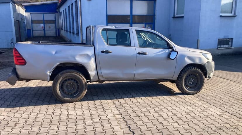 Toyota Hilux 2.4