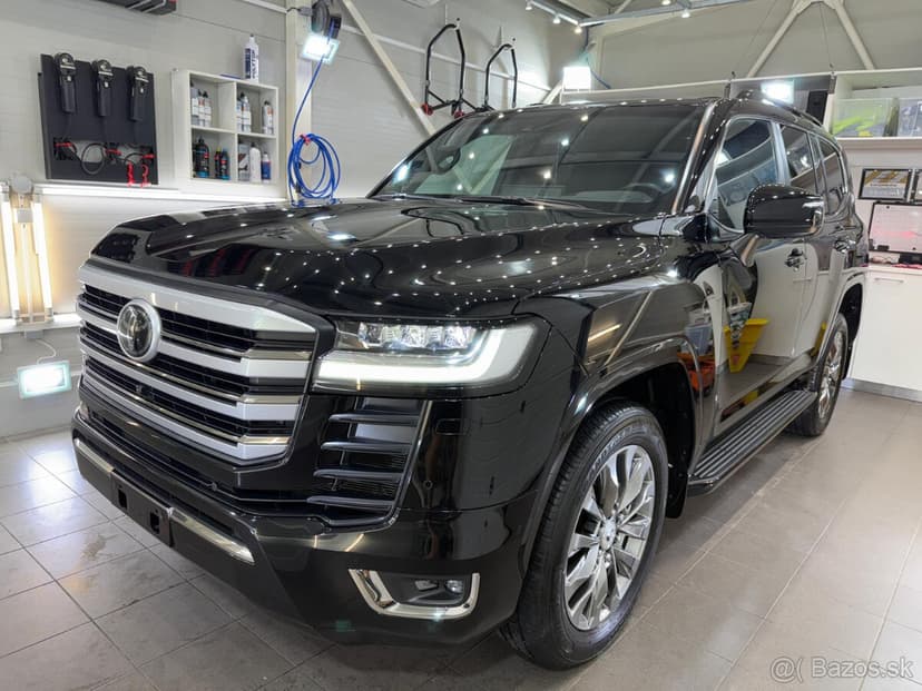 Toyota Land Cruiser 70th ANNIVERSARY