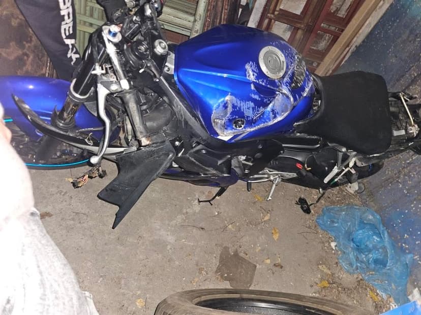 YAMAHA R6 2003 predam na diely alebo v celku ako je