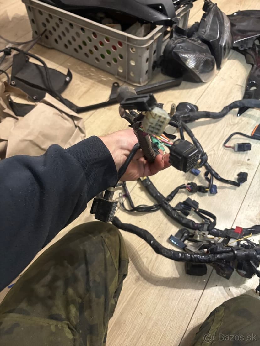 Elektricky svazek na Yamaha R1 09-11 plus quickshifter