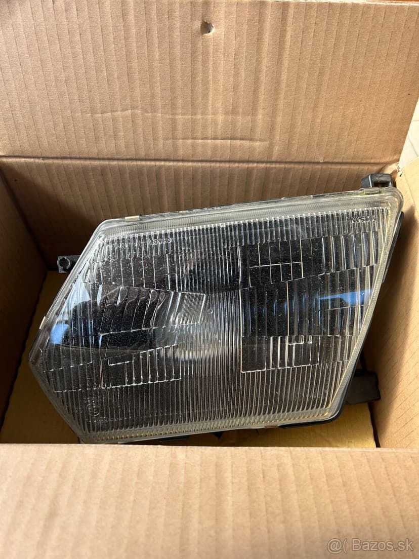Predné svetla Nissan patrol y61