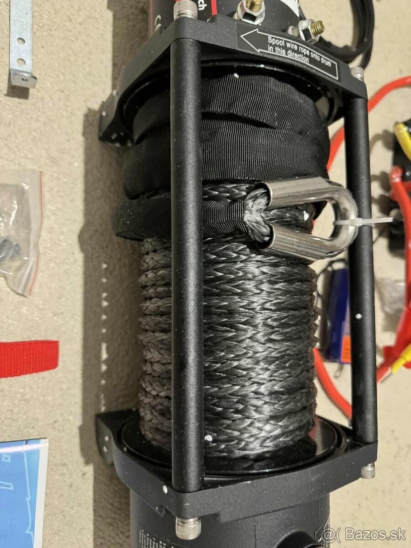 Predám NOVÝ profi elektrický naviják VEVOR 12V 13500lbs