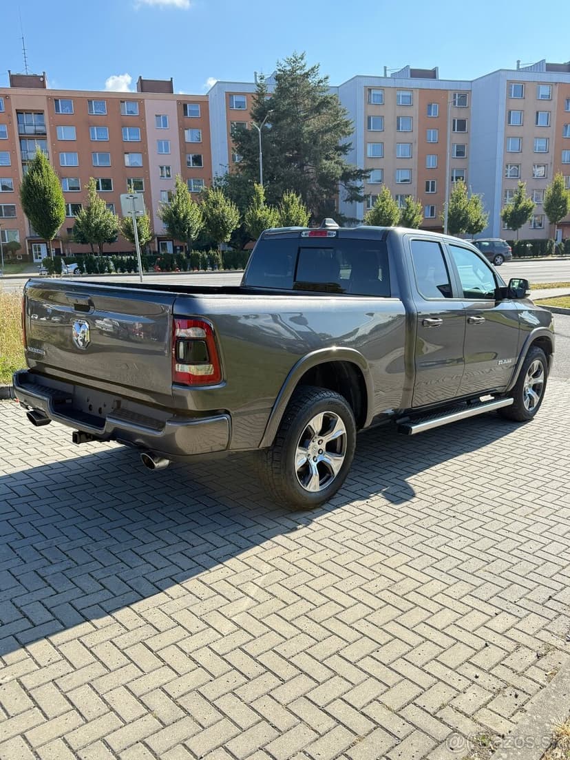 Dodge RAM 1500 5.7 V8 HEMI, 2019, Laramie, kůže , 96.000km