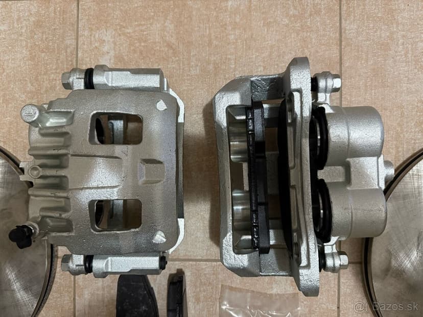 NISSAN PATROL Y60 - STAGE 1 PŘEDNÍ BRZDOVÁ SADA