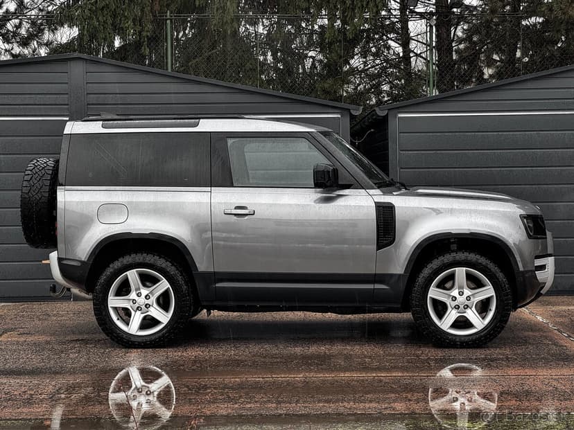 Land Rover Defender 90 3.0L Diesel