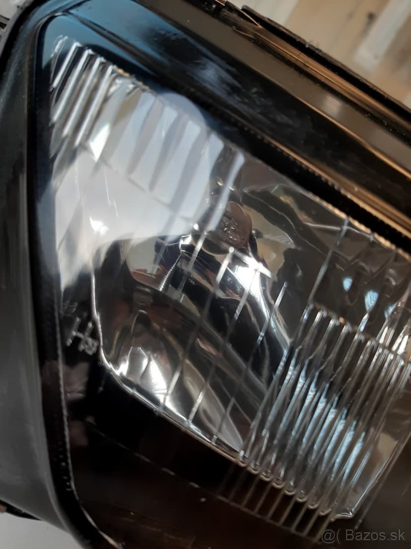 Kawasaki Ninja zx9r / Přední světlomet..