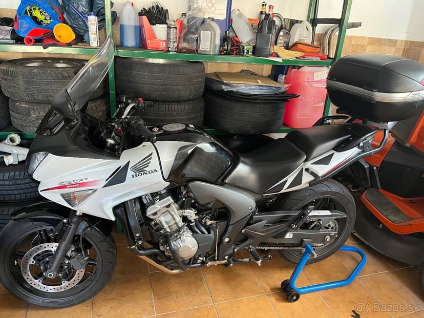 Predam hondu CBF 600