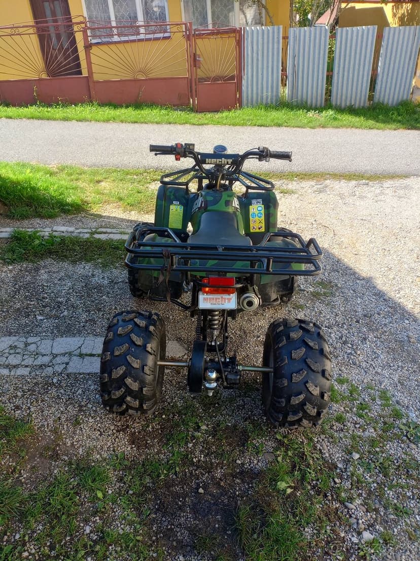 Predám benzínovú štvorkolku Hecht Army 56125