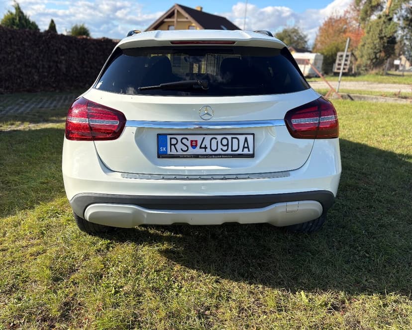 Mercedes Benz GLA 180, 5/2018, 90kw, - benzín