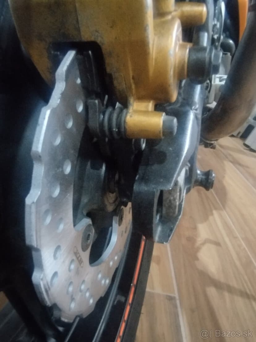 Predám Kawasaki zx10r ninja 2004