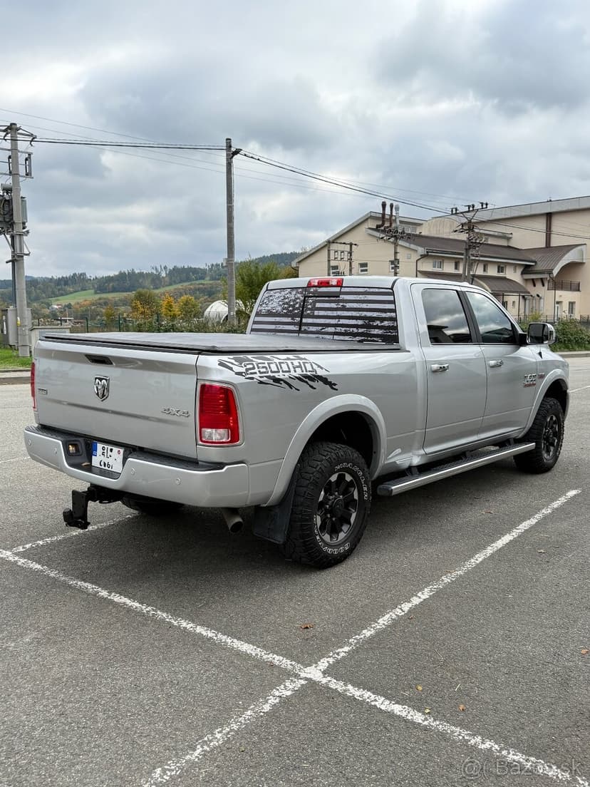 Dodge RAM 2500 HEAVY DUTY 6.4 V8 HEMI –Laramie—2016–