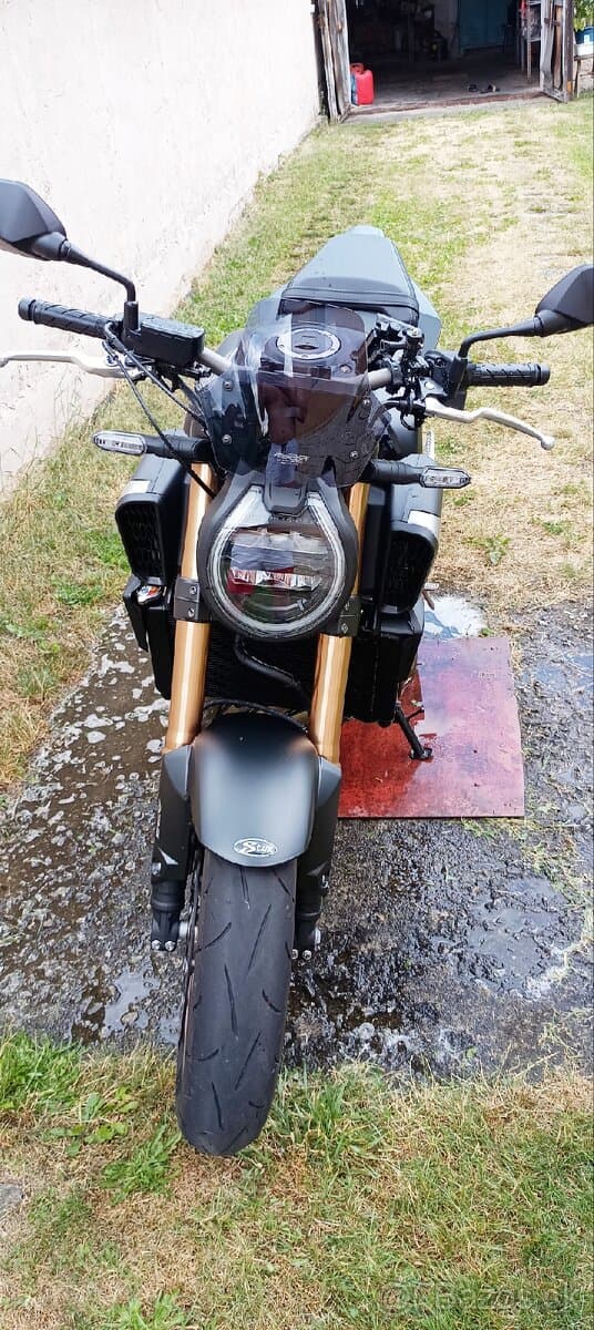 Honda CB 650R e-clutch