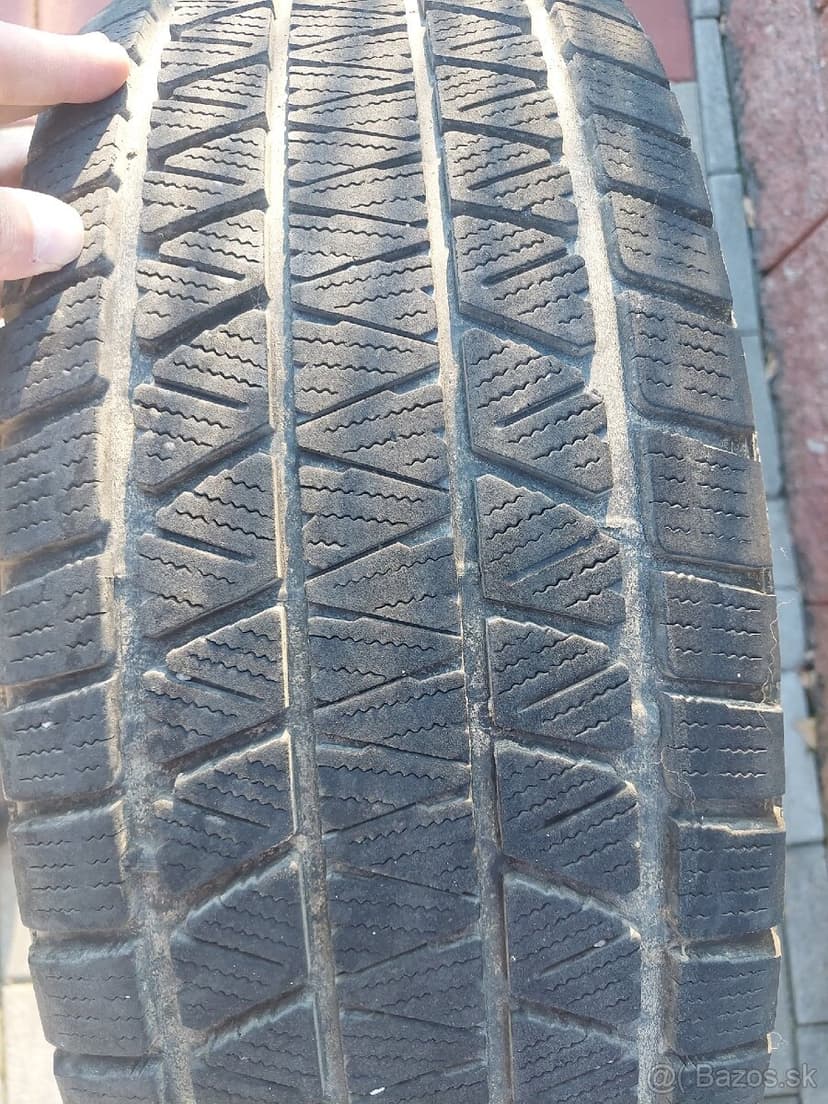 Bridgestone 265/70 r15 zimné na diskoch DOTZ 15x6j