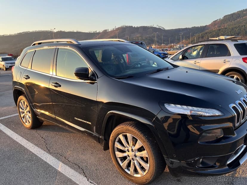 PREDÁM: Jeep Cherokee 2.2 Tdi Overland 4WD (2018) – Top stav
