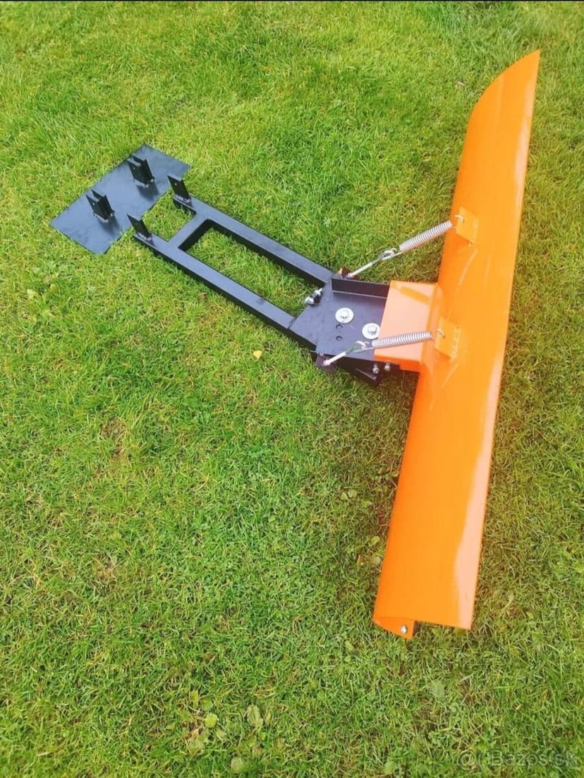 Snežný pluh na štvorkolku