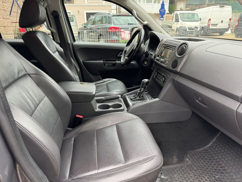 VW AMAROK DSG AUTOMAT ROK VÝROBY 2012  132 KW
