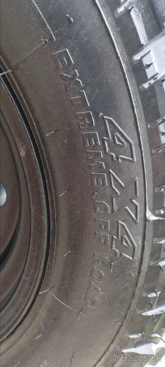 Predám pneu 235/70 R16