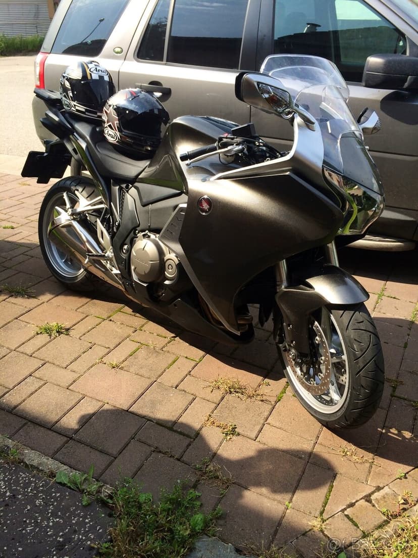 HONDA VFR 1200F
