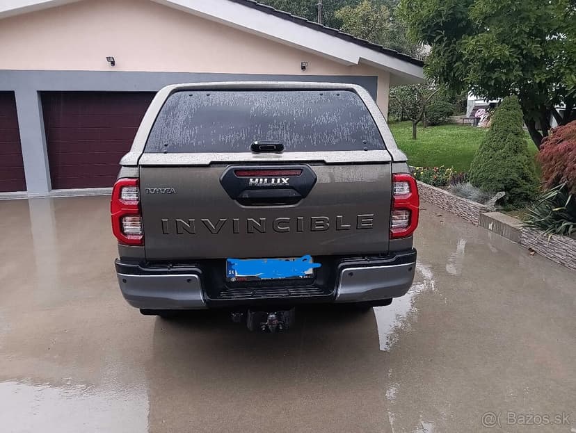 Predám Toyota Hilux Invicible