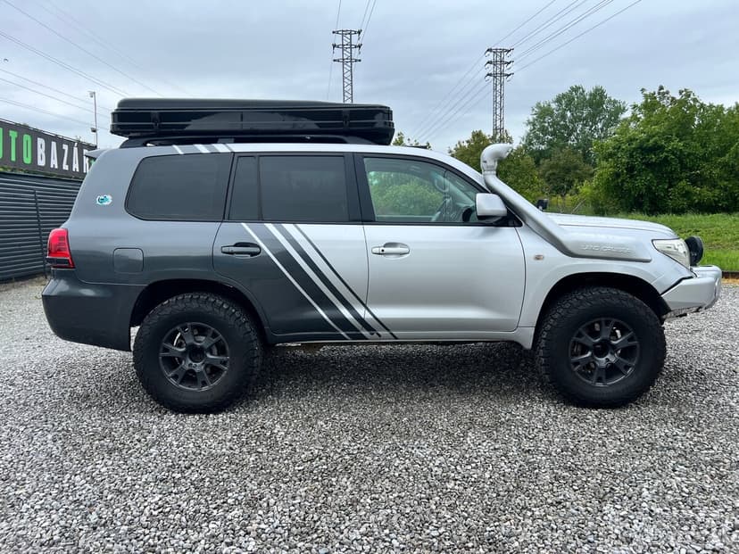 Toyota Land Cruiser 200 4.5 D
