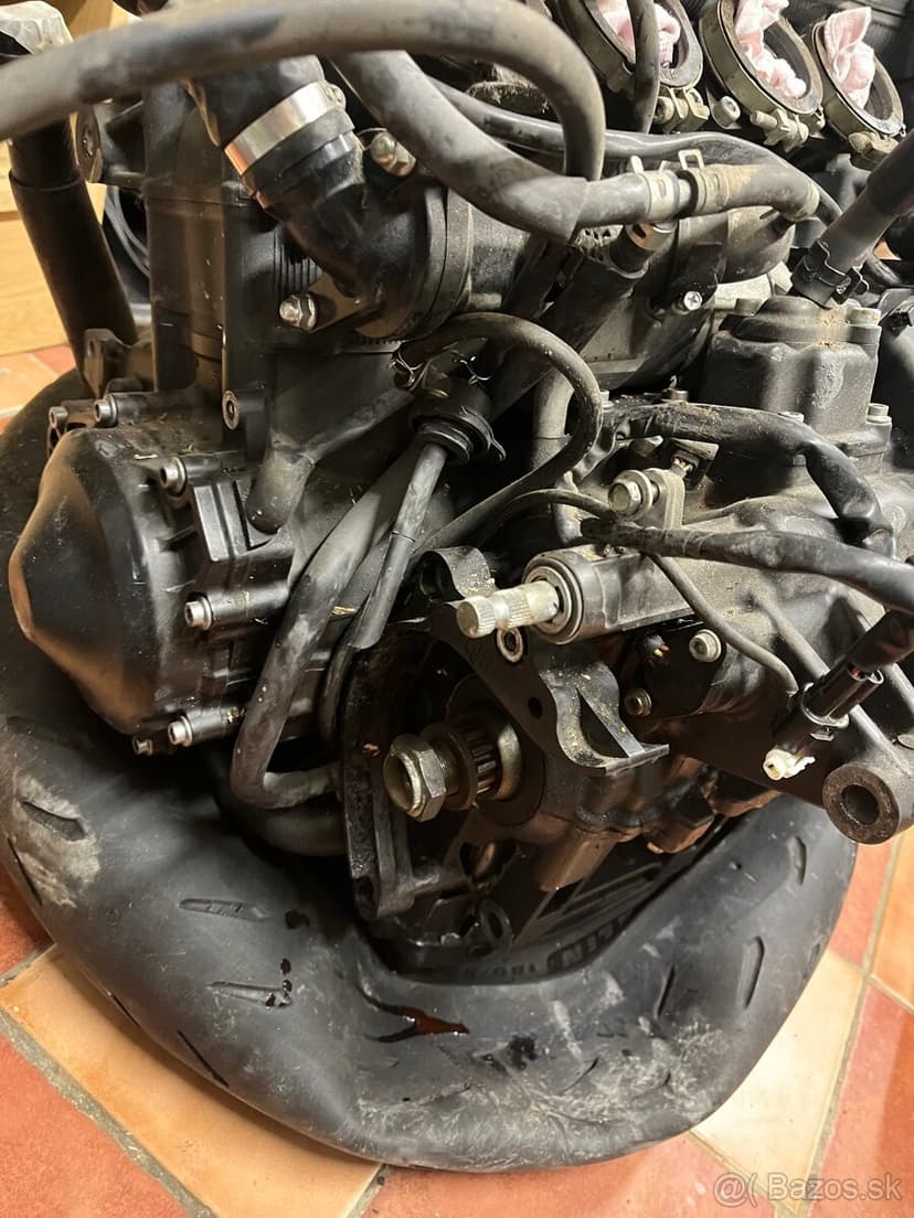 Yamaha R1 RN22 Motor