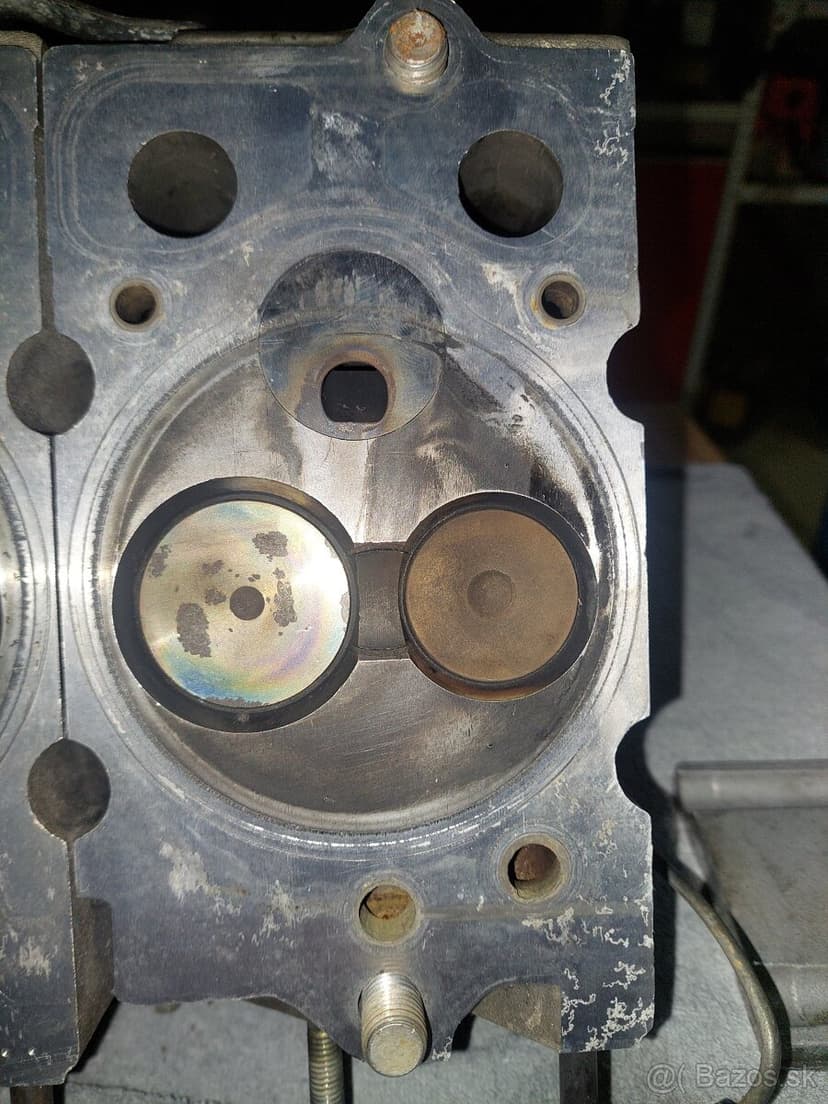 JEEP CHEROKEE XJ 2.5 TD hlava valcov motora - cena dohodou