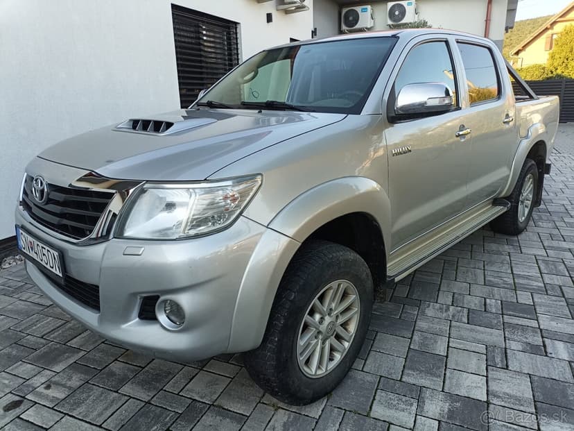 TOYOTA HILUX - NA PREDAJ / aj na splatky