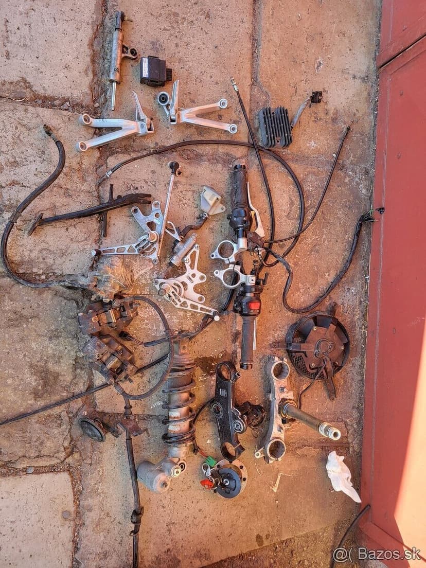 Suzuki gsxr 600 750  2001-2003 diely