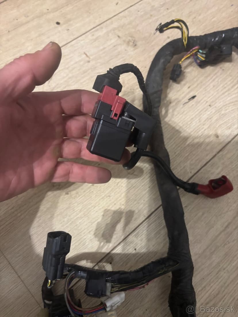 Elektricky svazek a podsedadlovy ram na Kawasaki Zx6R 09-12