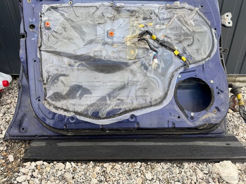 Predám dvere na toyotu land cruiser 95