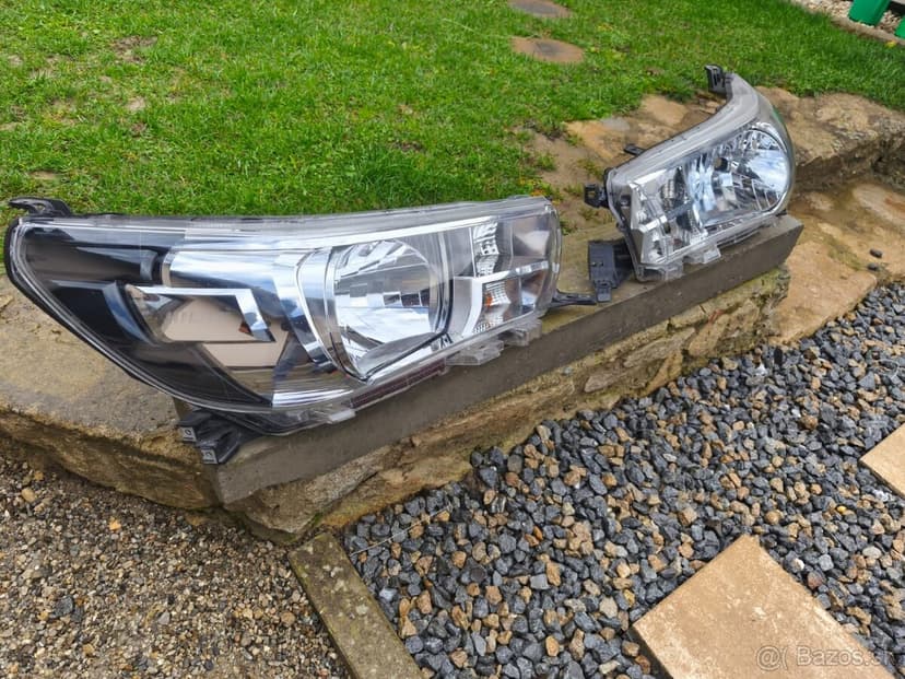 Originál svetlá Hilux na Toyotu