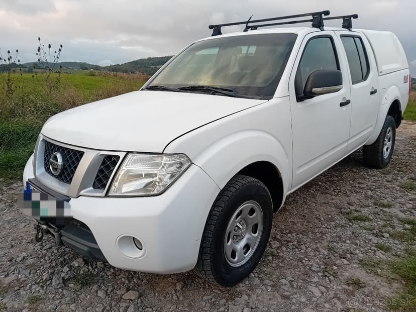 Predám Nissan Navara 4x4 2,5 dci  2013 DPH, 140 kw naj 16