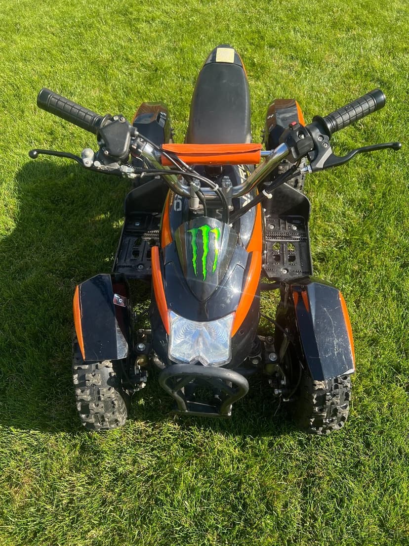 Detská benzínová štvorkolka