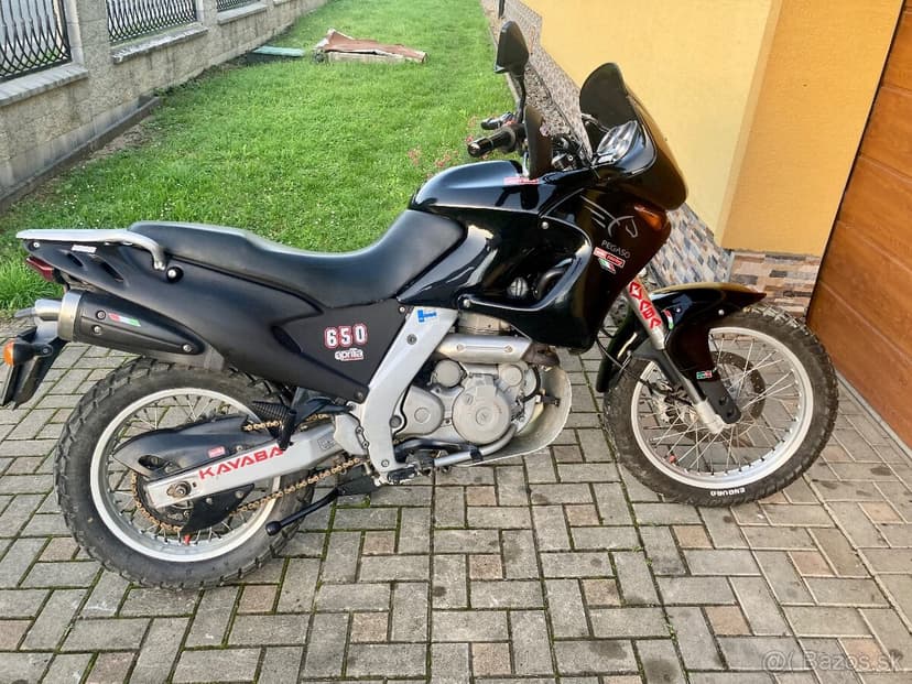 Aprilia pegaso 650 - motor rotax ako BMW f650