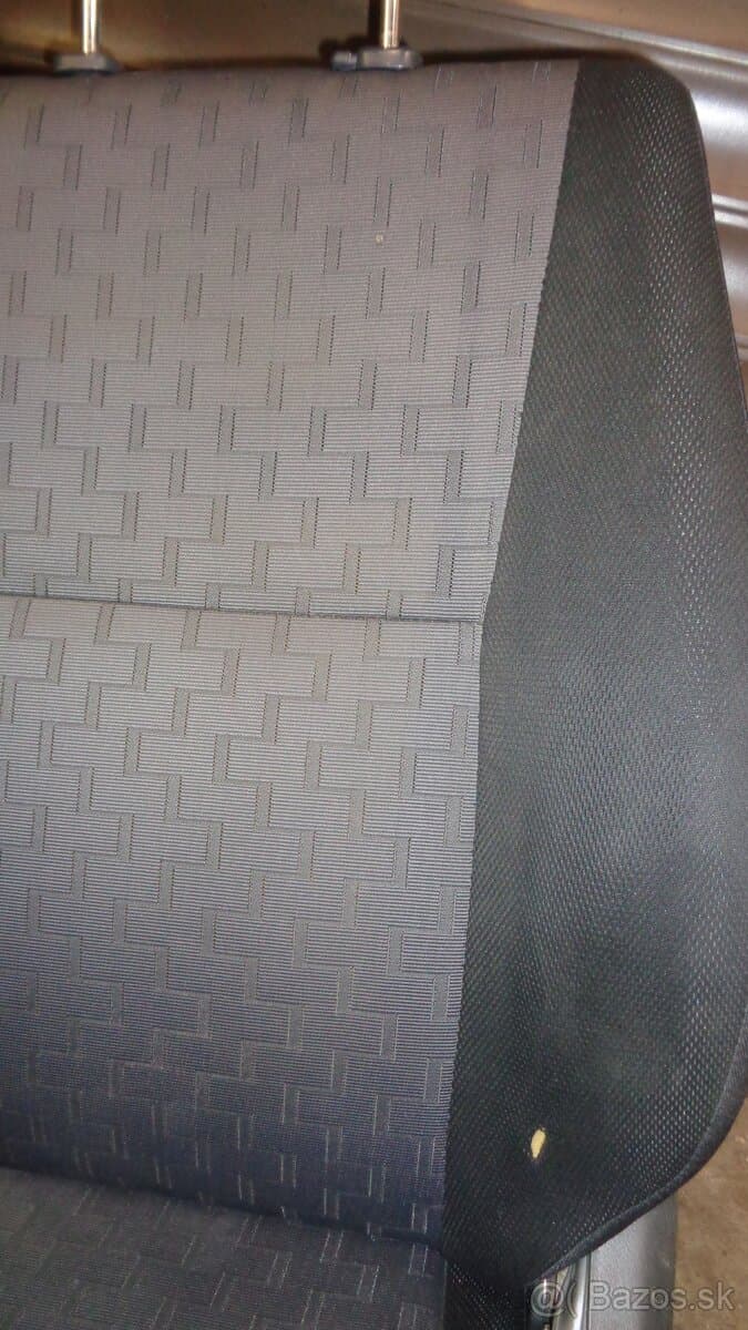 Suzuki Jimny sedačky predné  + zadné