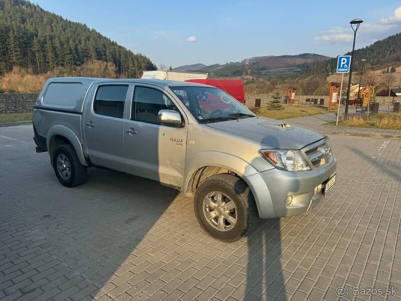 Predám Toyota Hilux 2.5, D-4D