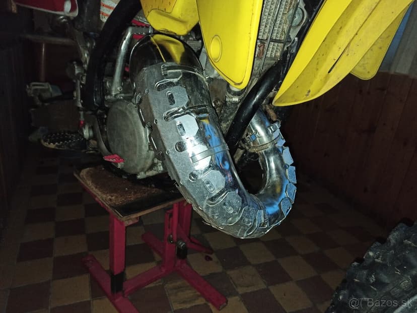 Chranic vyfukoveho kolena 2takt