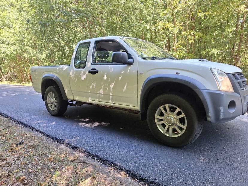 ISUZU D MAX 2,5 TD 4X4 NOVA STK,EK 2027