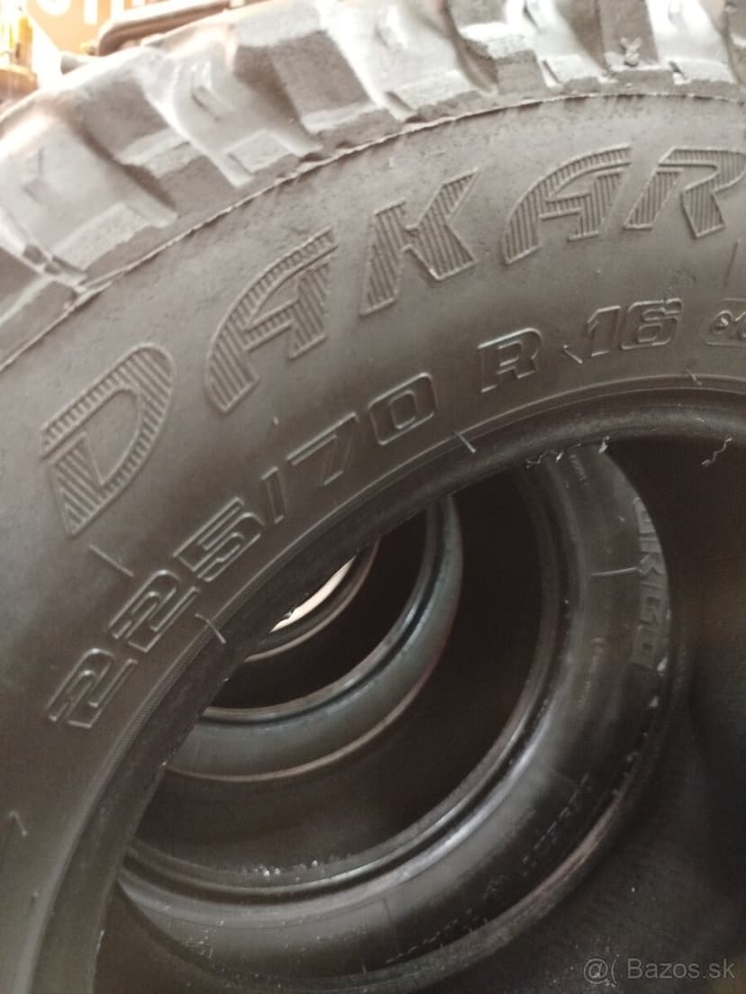 Predám offroad pneu 225/70 R16 7mm cena 20€ za všetky 4ks